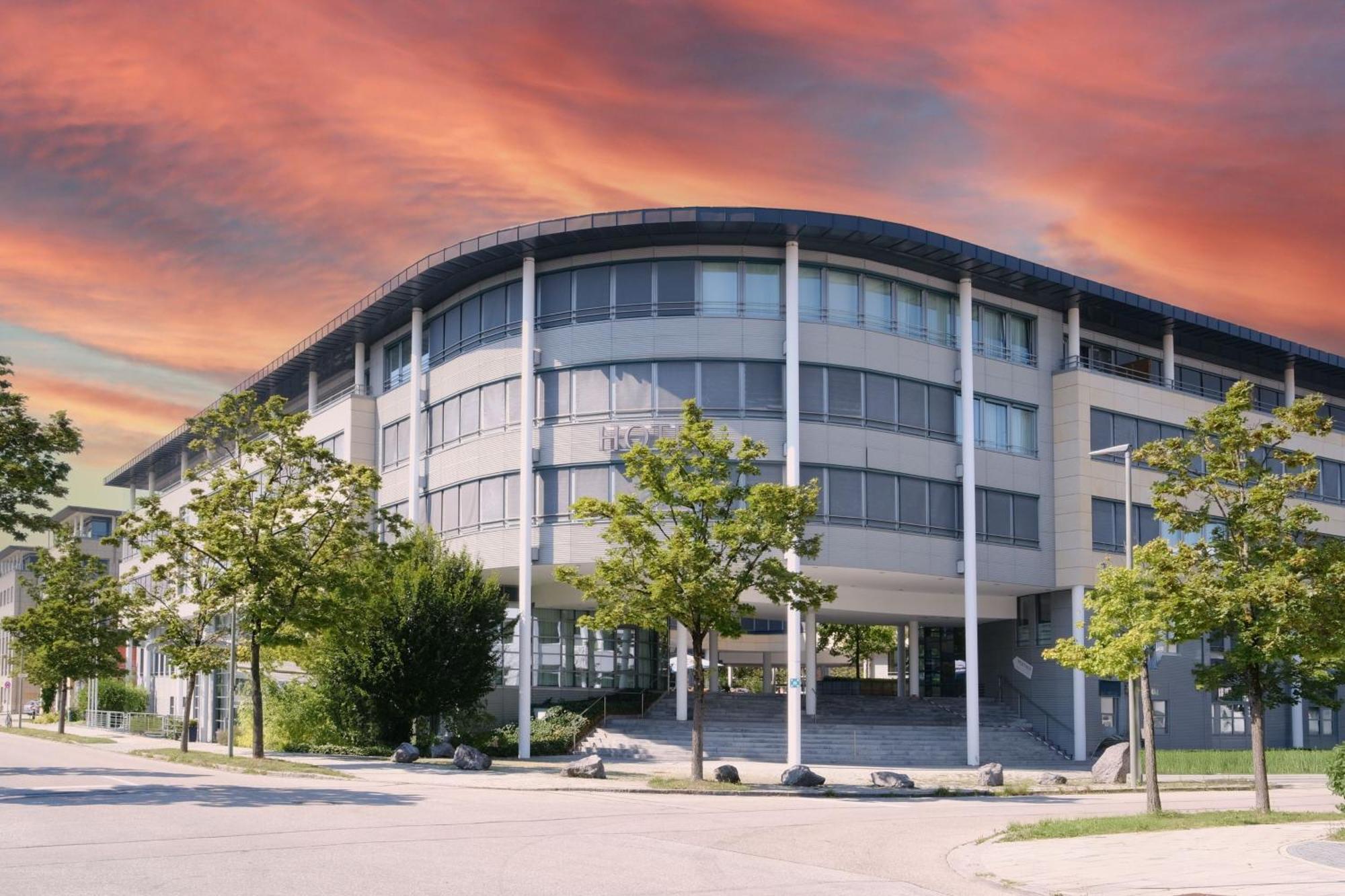Four Munich Neue Messe Hotel Aschheim Bagian luar foto