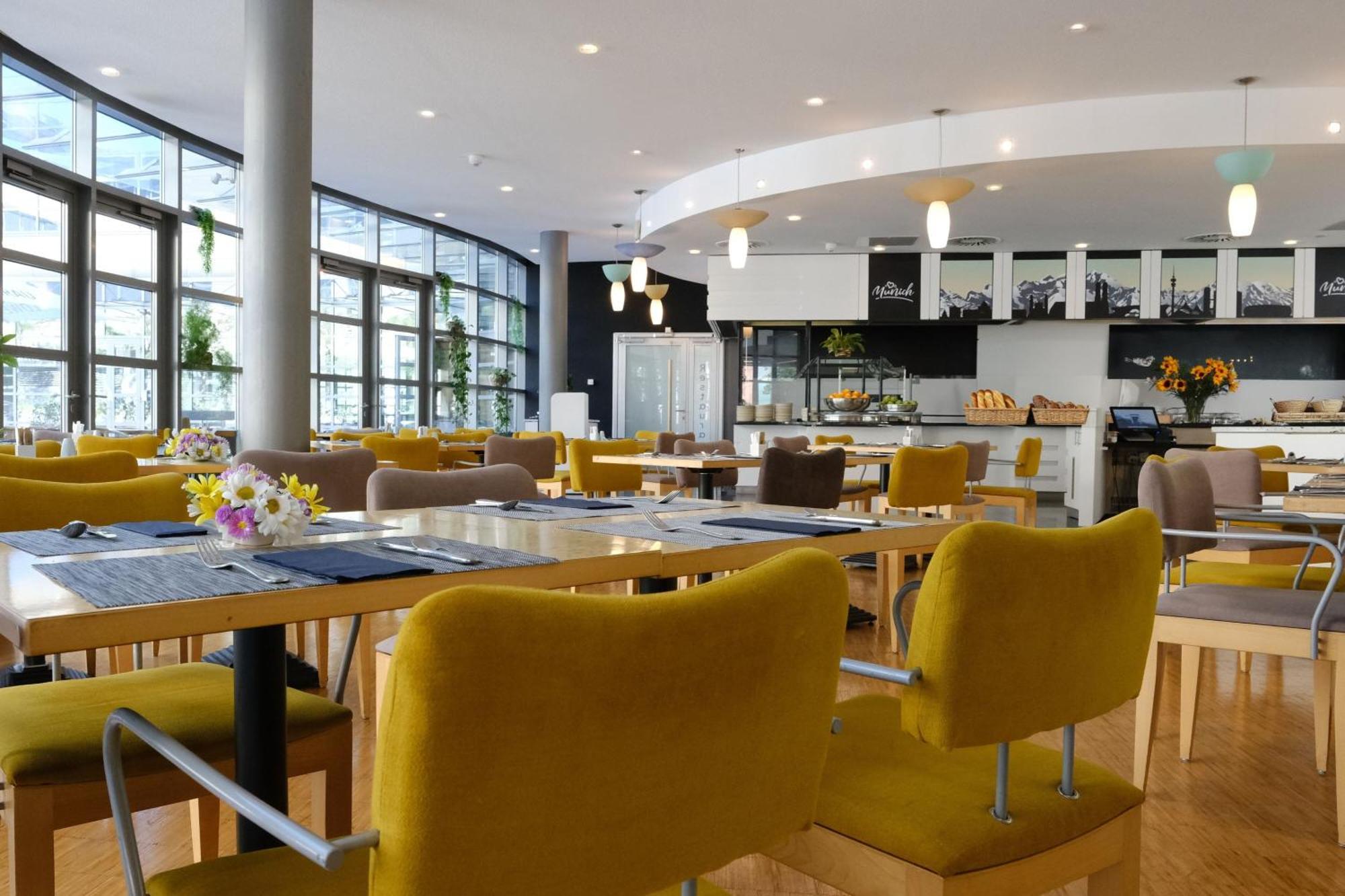 Four Munich Neue Messe Hotel Aschheim Bagian luar foto